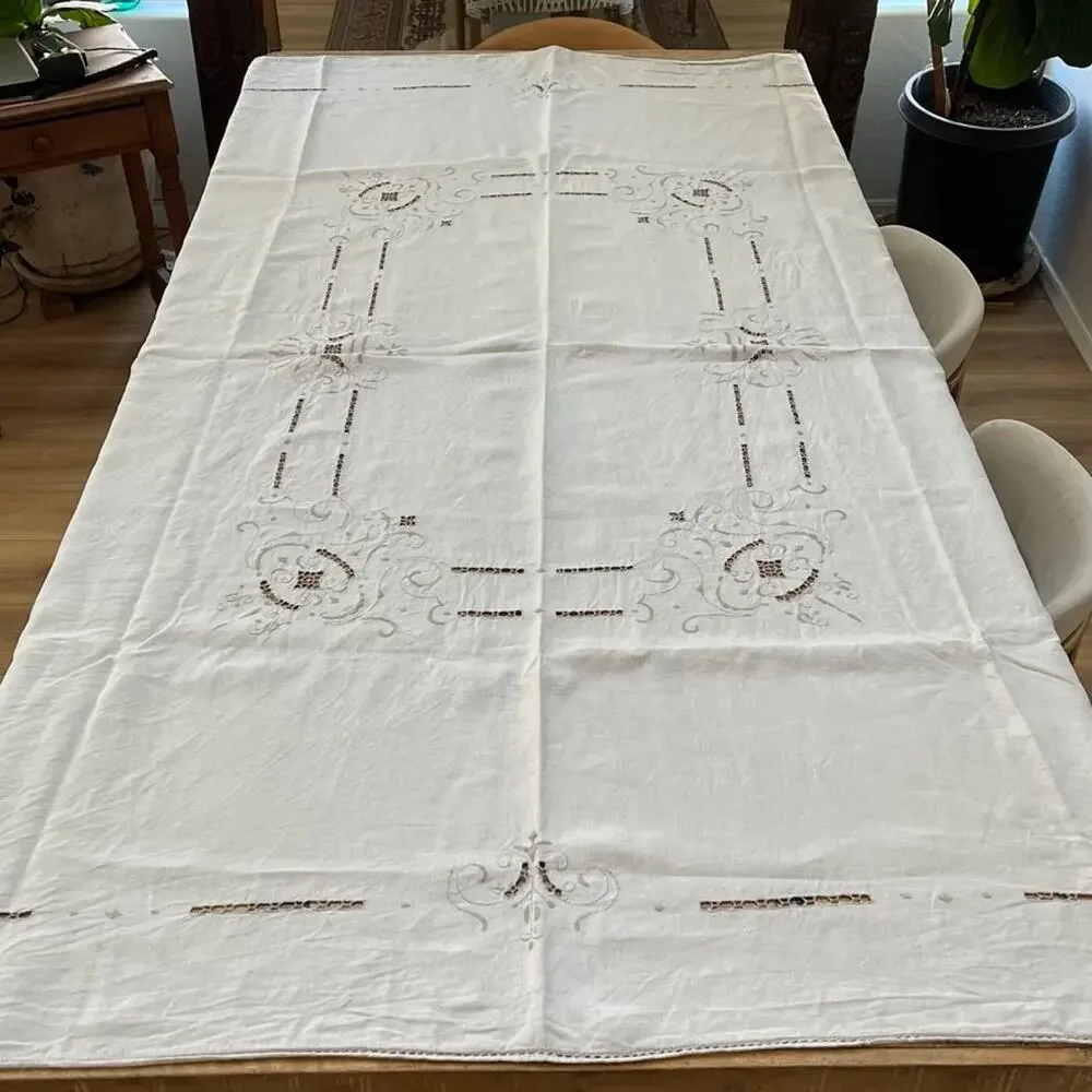 Vintage Linen Madeira Cut Out Floral Design Tablecloth 82